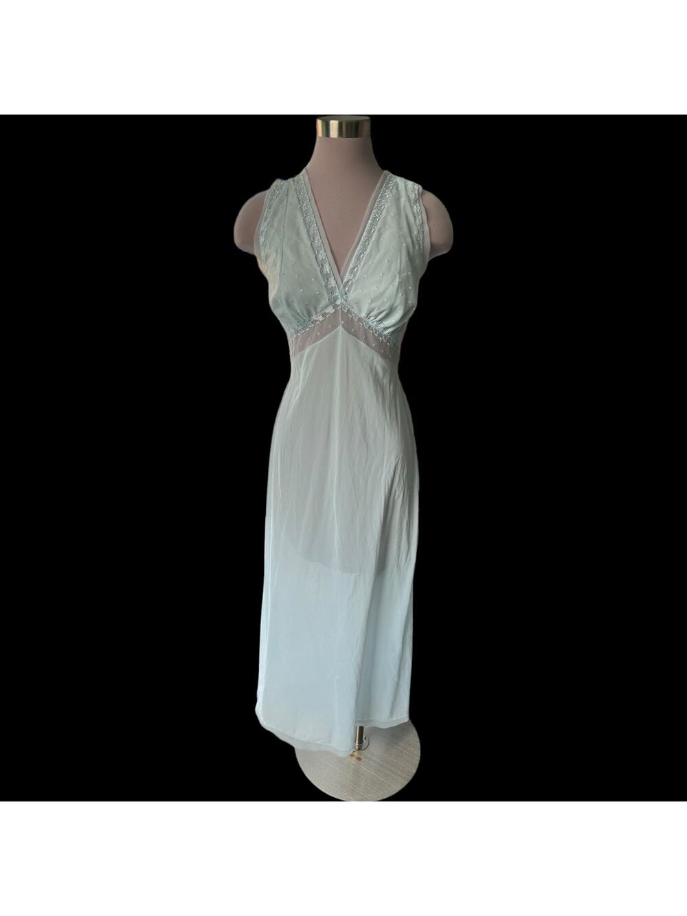 NWOT NOS Vintage Sky Blue Kaiser Elegant Long Nightgown Fits Size Medium